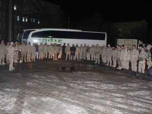 Iğdır’dan 150 Güvenlik Korucusu Ve 12 Astsubay Deprem Bölgesine Gitti