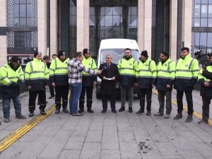 Kütahya’dan Deprem Bölgesine 2 Araç Ve 14 Personel Daha Sevk Edildi