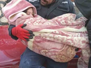 Kocaeli’den Deprem Bölgelerine Giden Ekip 24 Kişiyi Enkazdan Sağ Çıkardı