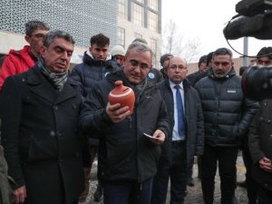 Minik Belinay Kumbarasındaki Paraları Depremzedelere Bağışladı