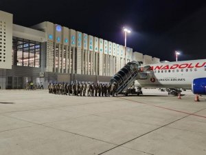 Edremit’ten Komandolar Deprem Bölgesine Uçak İle Sevk Edildi