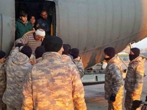 Yaralı Depremzedelerin Tahliyesi Aralıksız Devam Ediyor