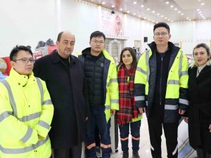 Çinli İşçilerden Deprem Bölgesine Yardım