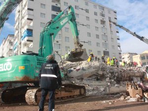İ̇hsami Apartmanı’ndan 27 Yaralı, 19 Cansız Beden Çıkartıldı