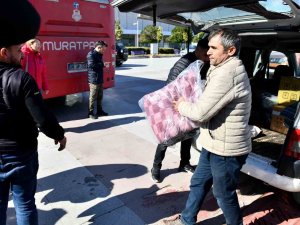 Antalya’da Deprem Bölgesi İçin Gönüllüler De Seferber Oldu