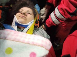 Hatay’da Minik Eymen’in Annesi De Enkazdan Sağ Olarak Çıkartıldı