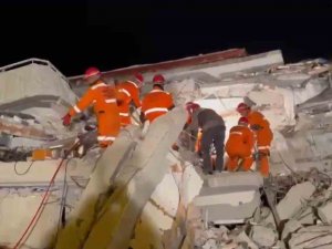 İ̇nsani Yardım Tugayı, Arama-kurtarma Çalışmalarına Gece Boyunca Devam Etti