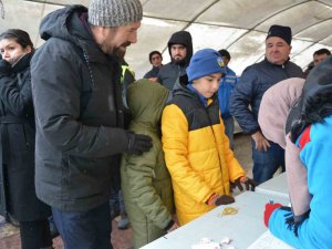 Sındırgılı Çocuklar Kumbaralardaki Paralarını Bağışlıyor