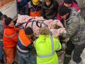 Elbistan’da 51 Saat Sonra Enkazdan Çıkardılar