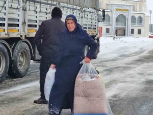 Ak Parti Ardahan İ̇l Başkanlığı’ndan Yardım Seferberliği