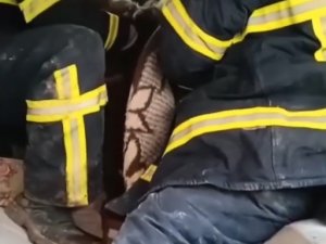 Madencinin Enkaz Altındaki Küçük Kızla Duygulandıran Diyaloğu