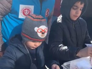 Didimli Minik Yürekler, Harçlıklarını Depremzedelere Bağışladı