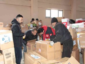 Ağrılılar Depremzedeler İçin Tek Yürek Oldu