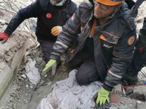 Afad Ekipleri İki Kişinin Cansız Bedenine Ulaştı