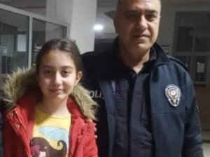 Depremde Oğlu Ve Kızıyla Birlikte Can Veren Polis Memuru Mardin’de Toprağa Verildi