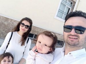 Depremde Hayatını Kaybeden Anne Ve Çocuğuna Acı Veda