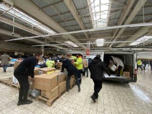 Kostü’den Deprem Bölgesine Seferberlik