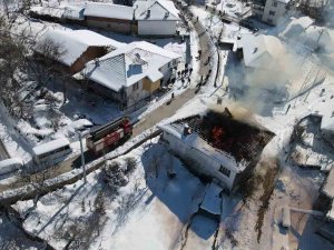 Burdur’da Müstakil Ev Çıkan Yangında Kül Oldu