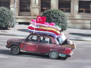Bakü Sokaklarında Duygulandıran Kare