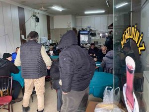 Çay Ocağı İşletmecisi Hasılatını Depremzedelere Bağışlayacak