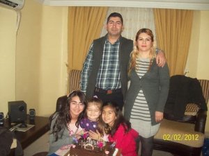 Osmaniye’de Polis Memuru, Eşi Ve 3 Çocuğuyla Birlikte Depremde Hayatını Kaybetti