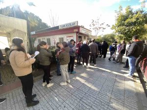 Aydınlılar Depremzedeler İçin Kan Bağışı Sırasına Girdi