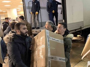 Mert Hakan Yandaş’tan Yardım Çalışmalarına Destek