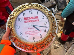Kahramanmaraş’ta Enkazın Altında Kalan Kadın 60’ıncı Saatte Kurtarıldı