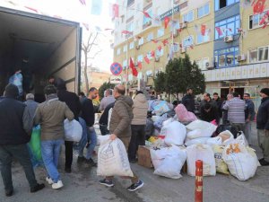 Toroslar Belediyesi, 3’üncü Yardım Tırını Ve 5 Transit Aracı Deprem Bölgesine Gönderdi
