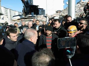 Cumhurbaşkanı Erdoğan Depremin Vurduğu Pazarcık’ta İncelemelerde Bulundu