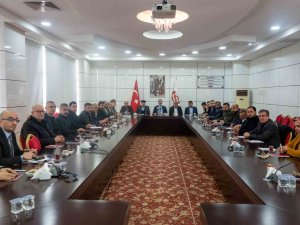 Toplantıda Depreme Yakalanan Katılımcılar "Besmele" Çekti