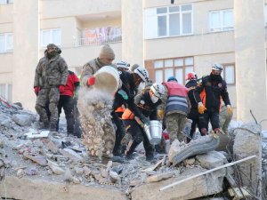 Jandarma Termal Kameralar İle Enkazda Arama Yapıyor