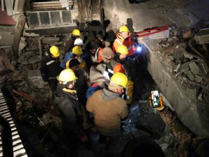 Kahramanmaraş’ta 65 Saat Sonra Bir Kişi Daha Enkazdan Sağ Kurtarıldı