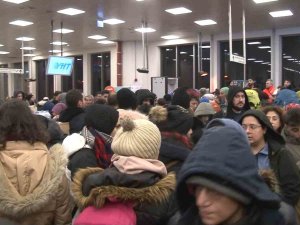 Tcdd Deprem Bölgesine Gidecek Gönüllülere Ek Yht Seferi Koydu