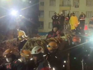 Enkazdan 69 Saat Sonra Kurtarıldı, Afad Ekipleri Sevinçten Gözyaşı Döktü