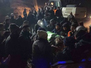 Adıyaman’da 29 Yaşındaki Genç 71 Saat Sonra Sağ Kurtarıldı