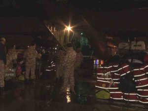 İ̇spanyol Arama Kurtarma Ekibi Askeri Uçakla Deprem Bölgesine Gönderildi