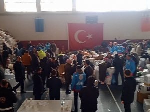 Depremzedeler İçin 40 Tandır Yakıldı: Her Evde Ekmek Pişirildi
