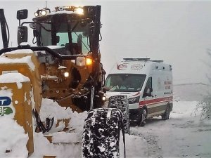 Sındırgı’da Kar Yağışı İle Mücadele Sürüyor