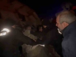 Msb: "Hatay’da Bir Evladımızı Daha Sağ Salim Enkaz Altından Çıkardık"