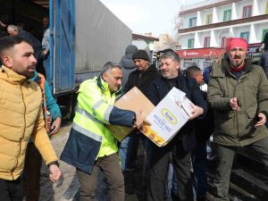 Develi’den Depremzedeler İçin 4 Yardım Kafilesi Daha Yola Çıktı