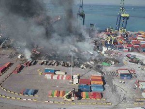 İ̇skenderun Limanı’ndaki Yangın 3’üncü Gününde Havadan Görüntülendi