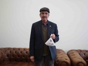 Kütahyalı 11 Yaşındaki Çocuk Depremzedelere Kumbarasını Bağışladı