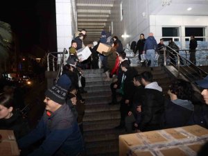 İ̇zmit’ten Yola Çıkan 17’nci Yardım Tırı Bölgeye Uğurlandı