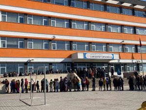 İ̇hlas Vakfı Yardım Tırlarıyla Deprem Bölgesinde