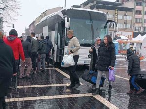 Düzce Depremzedelere Kapılarını Açtı