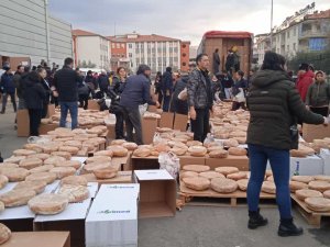 Salihli’den Deprem Bölgesine On Binlerce Ekmek Gönderildi