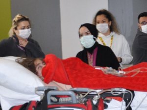 Depremde Yaralanan 4 Çocuk Manisa Şehir Hastanesine Sevk Edildi
