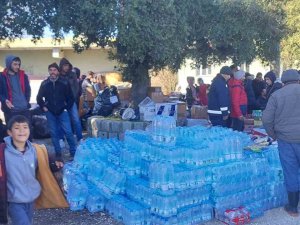 Derince’den Deprem Bölgelerine 58 Tır Gönderildi
