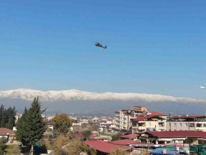 Deprem Bölgesi Hatay’a Askeri Helikopterler İle Yardım Sürüyor